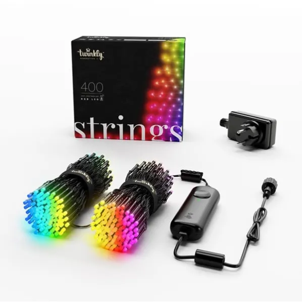 Twinkly Strings - 400 App-gesteuerte RGB-LEDs. 32 Meter. Schwarzes Kabel.